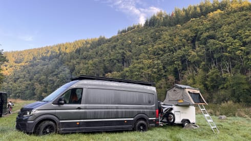 Big Rhino – Vw crafter Off-grid campervan