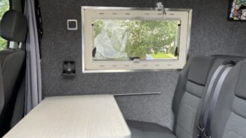 Vida the Van – Vida the Van – Adventure ready, off grid, VW Crafter LWB family campervan