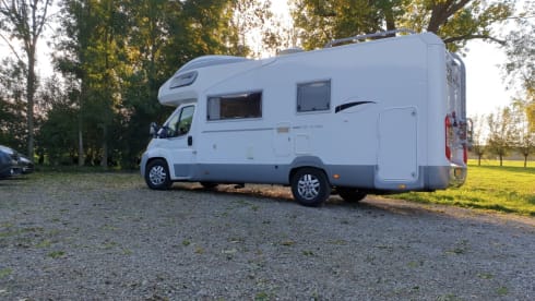 RollerTeam2 – Luxe Rollerteam camper, 5 gordels en veel opbergruimte, compleet ingericht