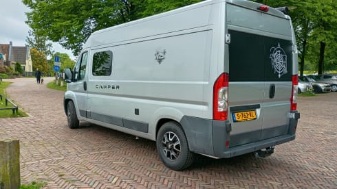 2p Peugeot bus from 2011