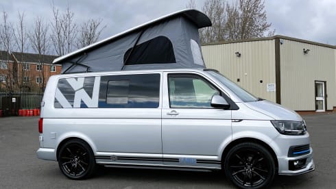 Oscar – Oscar der Luxus VW T6 Campervan SWB *Inklusive Versicherung*