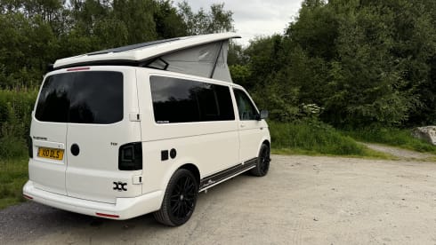 Suzie – 4 berth Volkswagen Campervan 