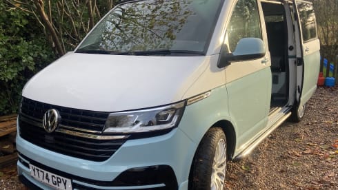 Clara – 4 berth 2024 VW Campervan, insurance included!