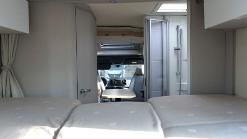 4p Hymer camper