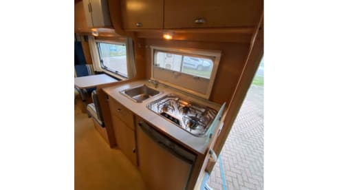 Op stap met de Baron! – Spacious 6-person family camper