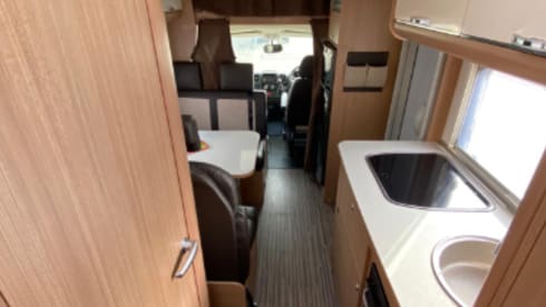 Sunny – Your next family holiday - 2020 6 Berth Motorhome