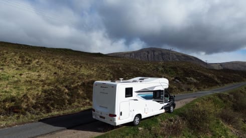 5 Berth Ford Voyager 485 