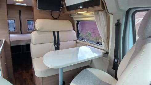 2-person Roller Team bus from 2017
