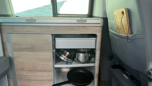 4p Volkswagen California  Coast campervan uit 2022 