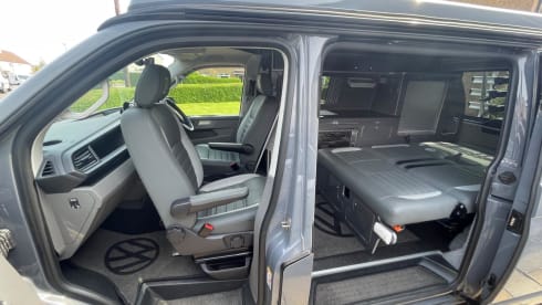 STEEVAN – 2021 Volkswagen campervan 