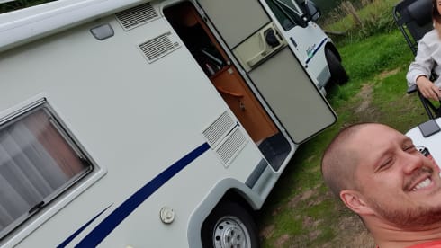 Very neat, luxurious and complete Chausson Allegro 68 with 4 sleeping places.