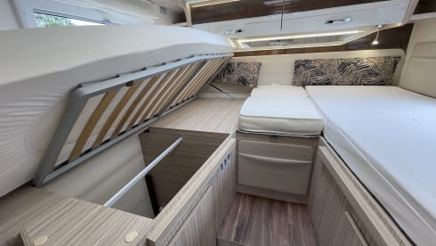 Oscar – Camping-Car Intégral 5 Places Boîte Auto Airco Bruxelles