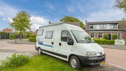 2p Peugeot campervan from 2003