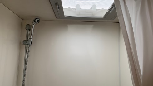 Hymer spacious 6p family camper with bunk beds