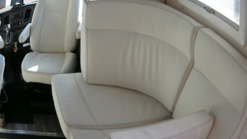 Luxe camper – Luxury automatic Ford 170 HP - With complete equipment for 4 people!