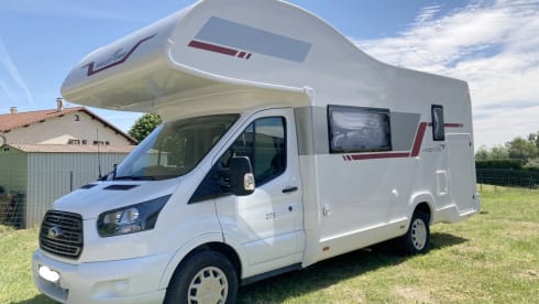 Beluga – New family camper Roller Team FORD 2022