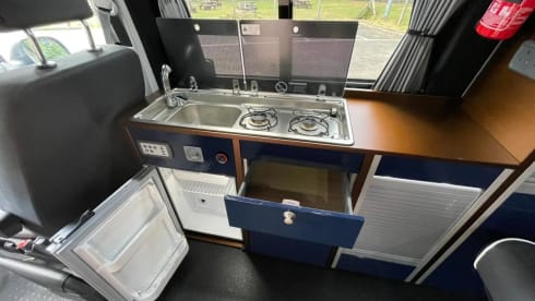 YS71WTG NOMAD –  4 Berth Nomad Camper Romford -Romford