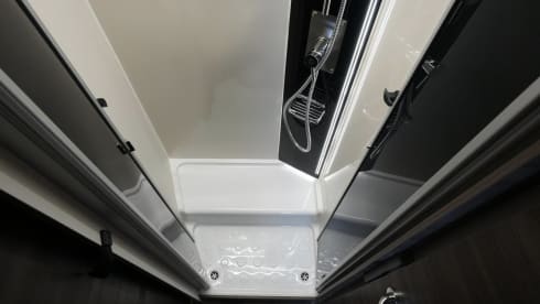 Brand new Ford McLouis Carat 473 Automatic | 2025 | 5 persons
