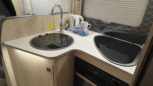 Nansi  – Compass 196 camper met 6 slaapplaatsen 