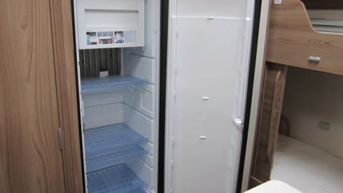 ScotlandCamp – Luxury Swift Escape 695 5 seatbelts 6 berth