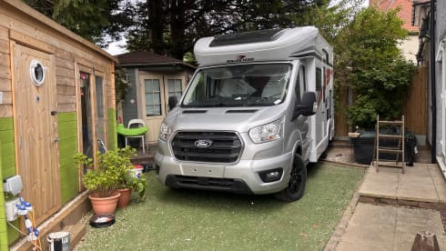 4 sleeper Compact - Automatic and  – New Compact 4 berth auto - Wi-Fi and lounge