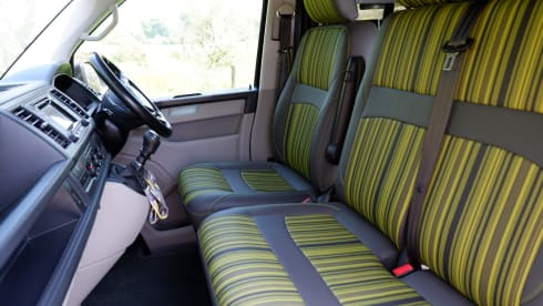 Cruisin-Camper – VW Transporter 2018 T6 – 4 berth 