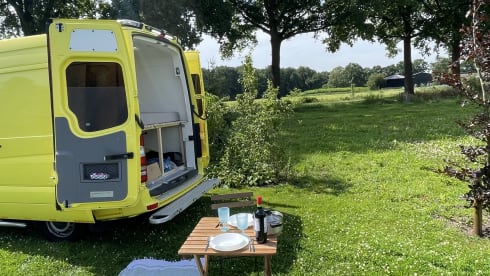 Camperlance – Cozy two-person self-built camper (old ambulance)