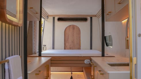 Luna – Meet Luna - 3 berth luxury Campervan