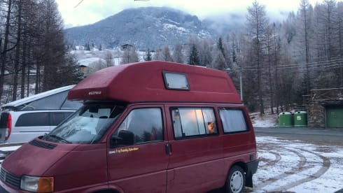 FREAK – Volkswagen T4 Westfalia CamperVan 4 seats Compact Versatile Hard Top