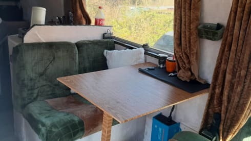 2p Mercedes-Benz bus uit 1974