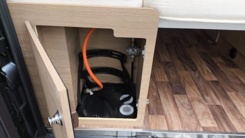 2p Pössl for 2 luxury bus camper e-bike carrier