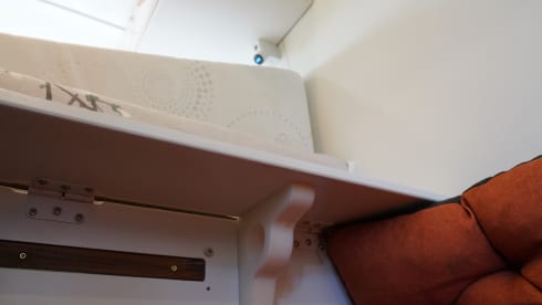 Albatros – The ultimate off-grid campervan: indoor shower, electric cooking and more