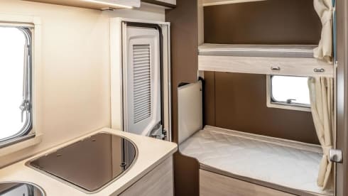 Family – Brand new 7-person alcove camper with bunk beds