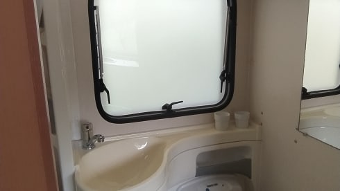 Rolly Roger – Family Camper 5-seater attic