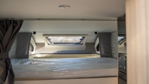 Luxe Sunliving S75SL – 4p Sun Living semi-integrated uit 2024