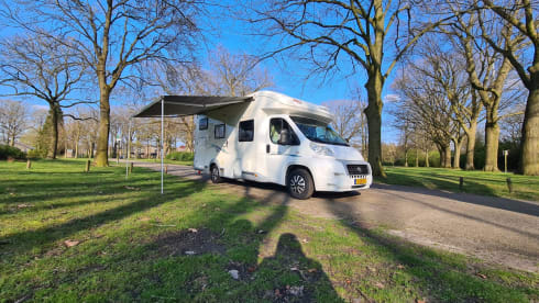 Rolling! – Wonderful, compact and spacious camper for 2-4 people