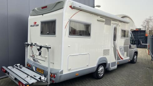 Kempi – 4 person luxury camper with super nice layout
