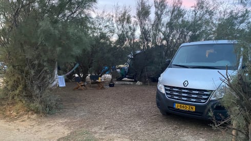 Brum – 2p Renault Master DIY Camper von 2012