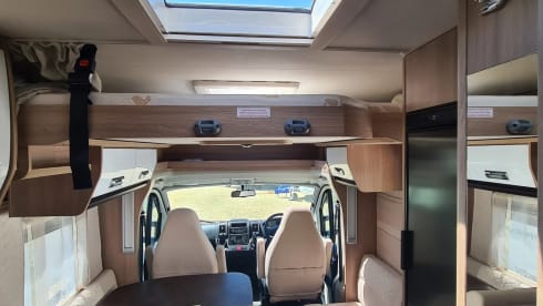 Beatrix – 2021  Laika Kosmo 509 4 berth coach built semi-integrated