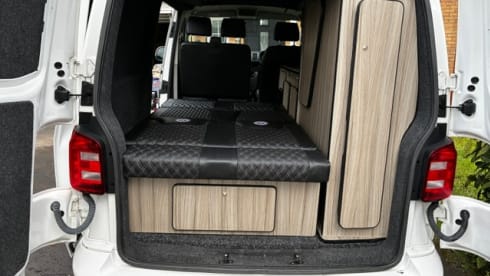 The Welsh Wanderer – 4 berth Volkswagen campervan from 2019