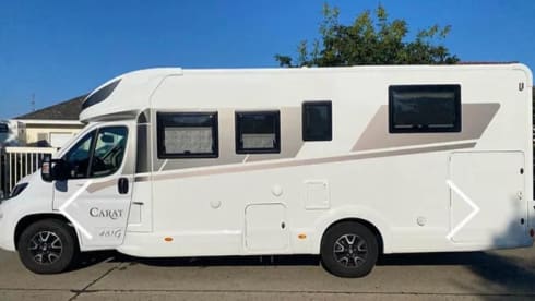 4 person luxury motorhome Fiat semi-integrated 