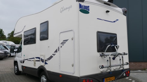 McLouis M700, 6 couchages et assises.