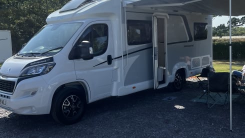 4 berth Peugeot autoquest pioneer 155 2025