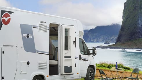Superdelux campertje – 2p Pilote P690D EXPRESSION semi-integrated from 2025