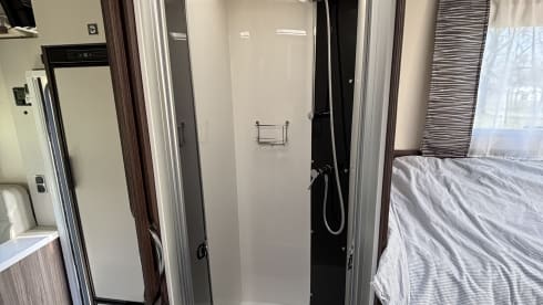 Full option 5 person Benimar automatic