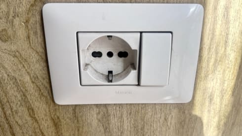 srabadori  – camper mansardato 