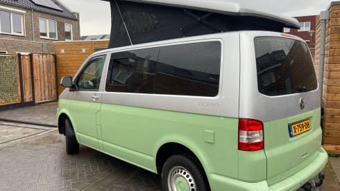 “Pomme” – 4p Volkswagen bus from 2023
