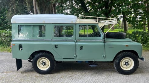 The Northumbrian Rover – 4 berth Land Rover rooftop from 1967