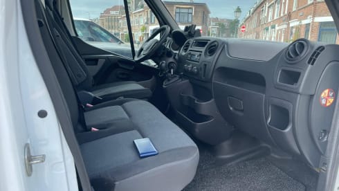 CosyCabin on Wheels – Brand New 3p Renault Master Campervan (2025) 