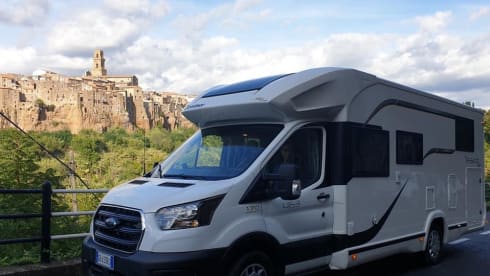 Gloednieuwe super uitgeruste Camper